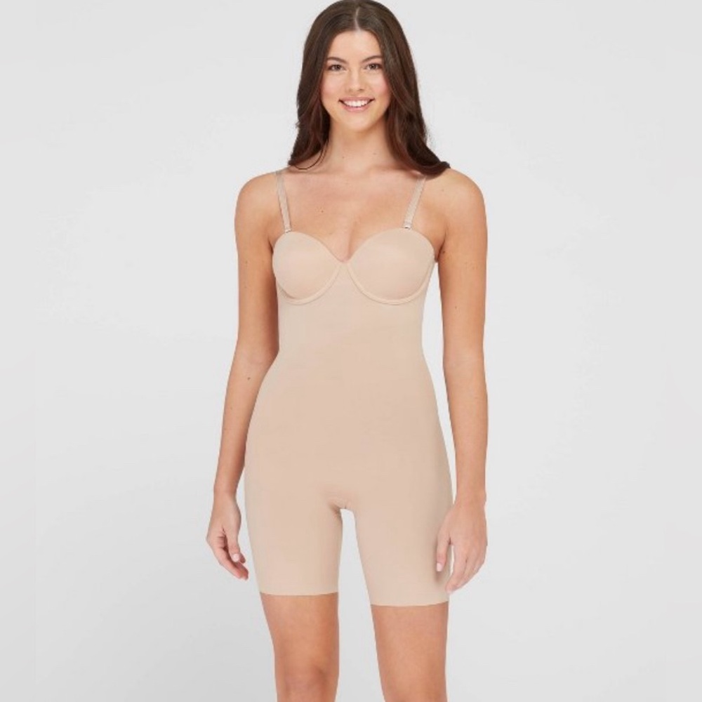 ASSETS SPANX Women's Flawless Finish Strapless Cupped Midthigh Bodysuit 1X